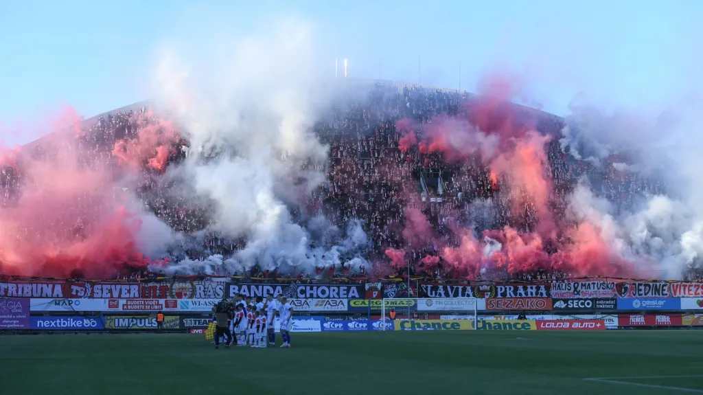 Fanoušci slaví titul pro Slavii