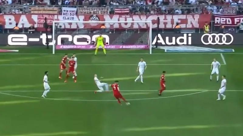 Bayern si drží před Dortmundem náskok, pomohla mu výhra nad Brémami