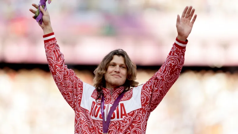 Výškař Ivan Uchov se zlatou medailí na LOH v Londýně 2012