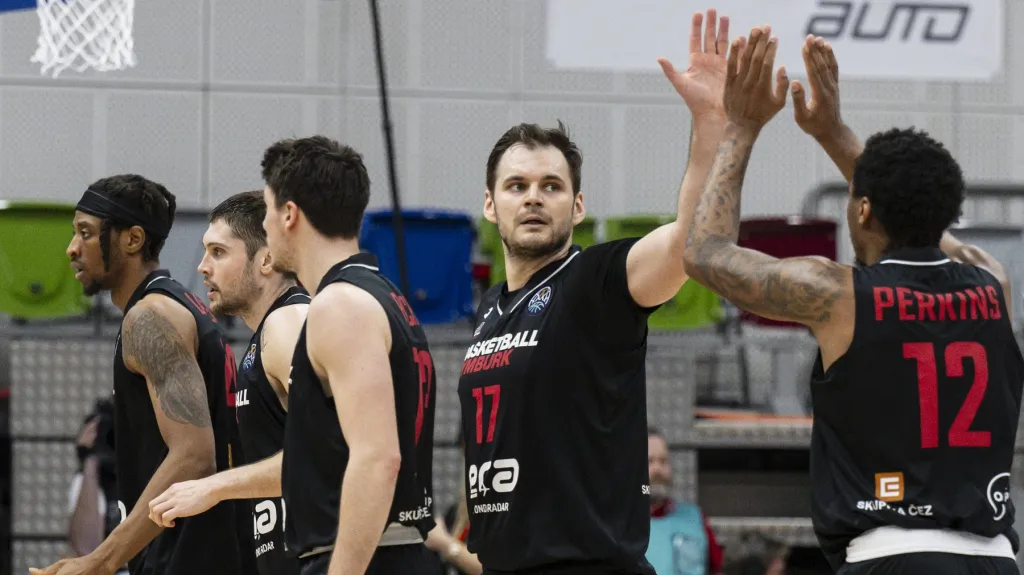 Basketbalisté Nymburka