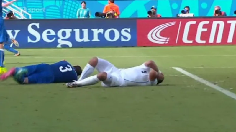 FIFA zahájila proti Suárezovi disciplinární řízení