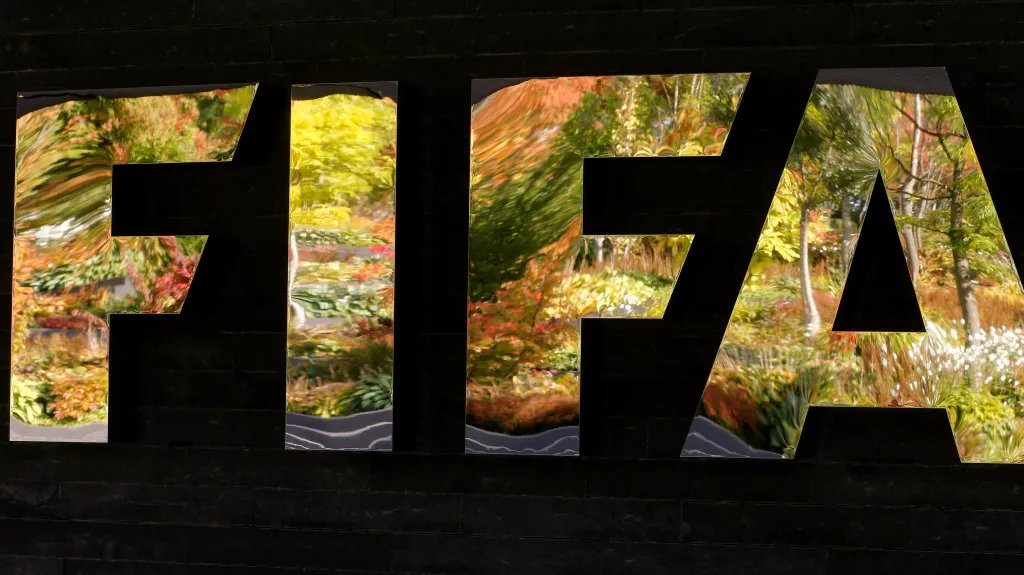 FIFA se topí v korupčních skandálech