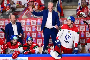 Kouč Kari Jalonen na české střídačce