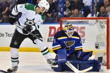 Radek Faksa (vlevo) v utkání proti St. Louis