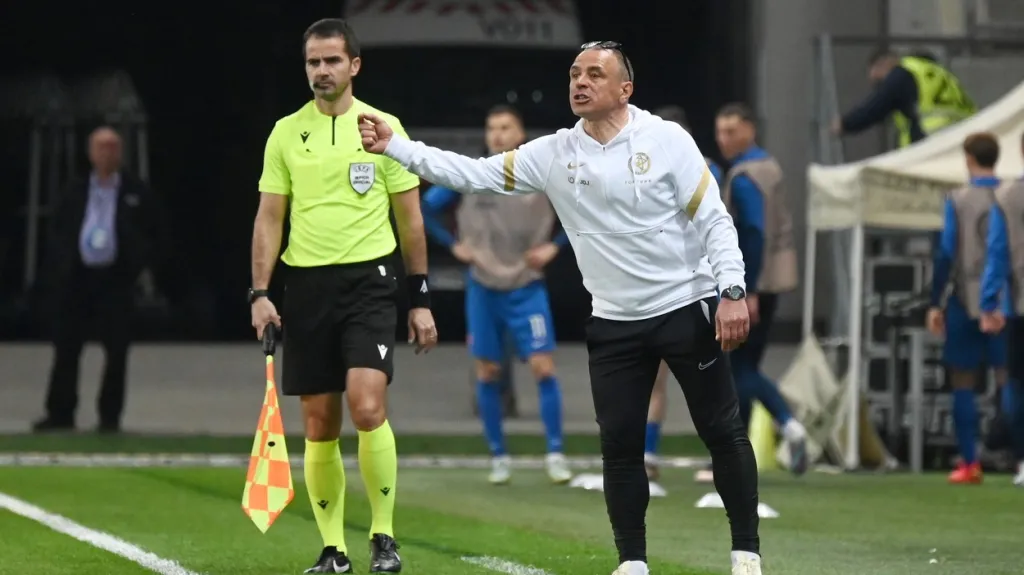 Trenér slovenské reprezentace Francesco Calzona