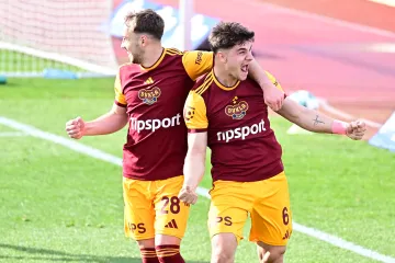 Lukáš Penxa se raduje z první ligové branky