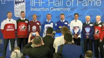 Do Síně slávy IIHF vstoupili Chelios, Blake, Alfredsson a Lehtinen