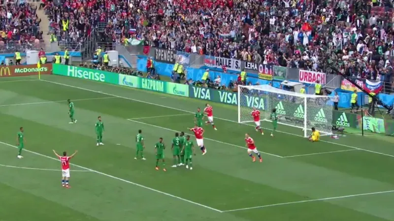 Gól v utkání Rusko - Saúdská Arábie: Golovin - 5:0 (90. + 4 min.)