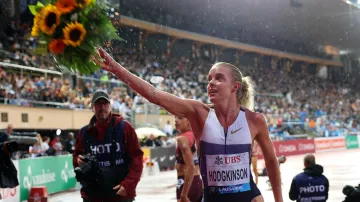 Vítězství Keely Hodgkinsonové na 800 m na DL v Lausanne