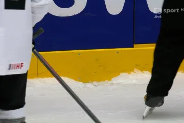 Díra v ledu vyhnala hráče Norska a Německa předčasně do kabin