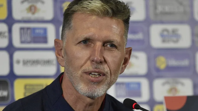 Fotbal extra: Anglie - Česko