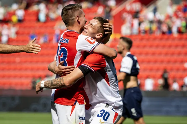 Slavia rozstřílela Slovácko, Hradec vyhrál derby a Jablonec otočil zápas s Olomoucí