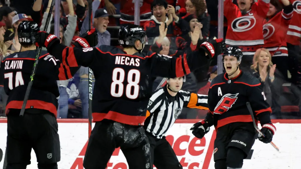 Martin Nečas v utkání zámořské NHL