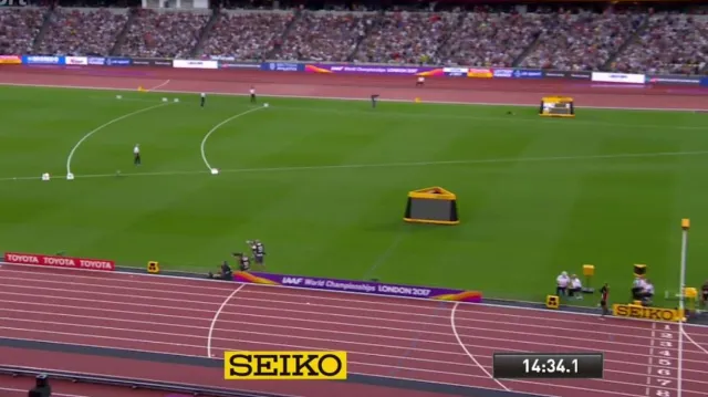 Závěrečné kolo ve finále běhu na 5000 metrů žen