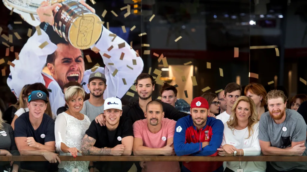 Čeští hokejisté před Síní slávy