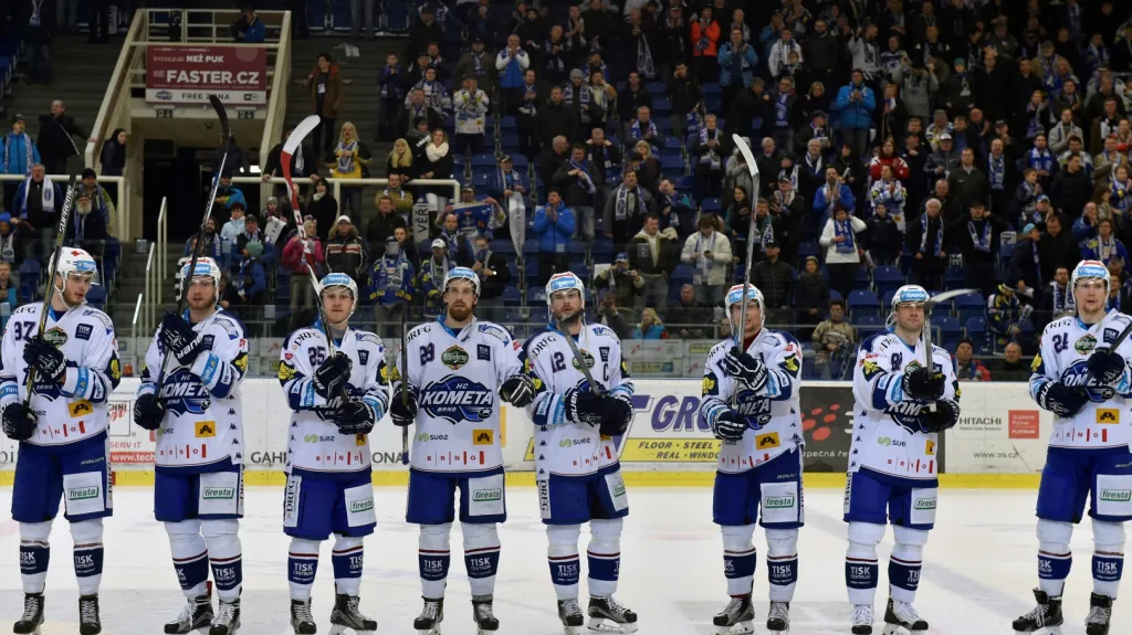 Vítězná děkovačka hráčů brněnské Komety