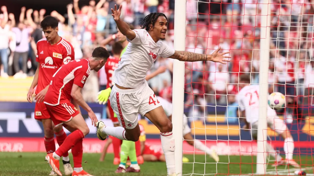 Damion Down slaví vítězný gól do sítě Unionu