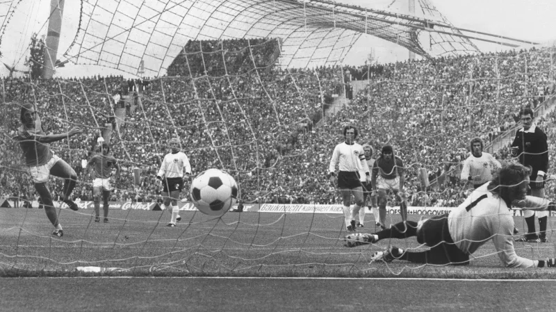 Penalta Johana Neeskense v německé síti