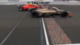 Těsný finiš závodu 500 mil Indianapolis