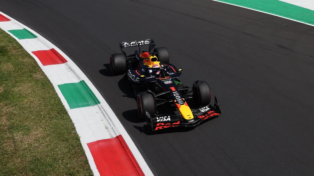 Max Verstappen v Monze