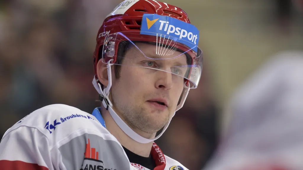 Třinecký forvard Petr Vrána