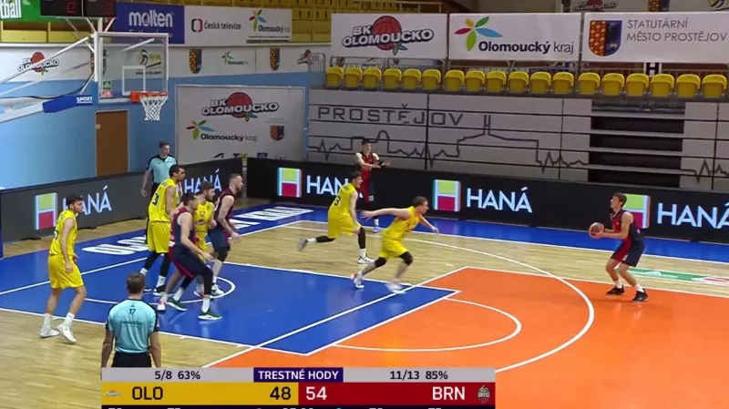 Basketbalisté Brna loupili na palubovce Olomoucka
