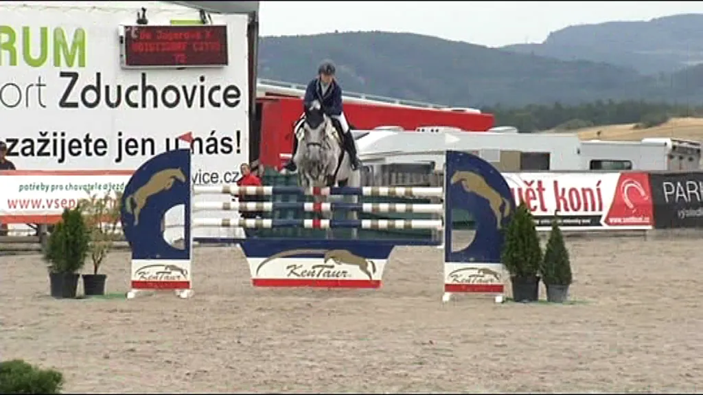 Skokový pohár ve Zduchovicích vyhrál Apollo s Arientem