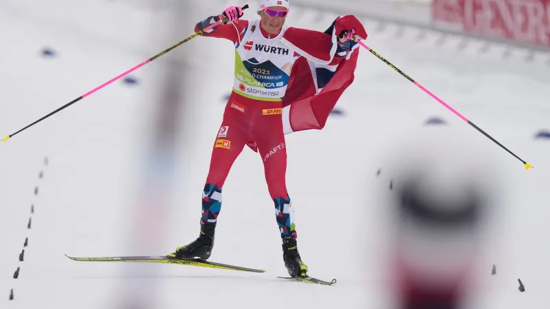 Norové získali dvanácté zlato ve štafetě za sebou, Češi nedojeli do cíle