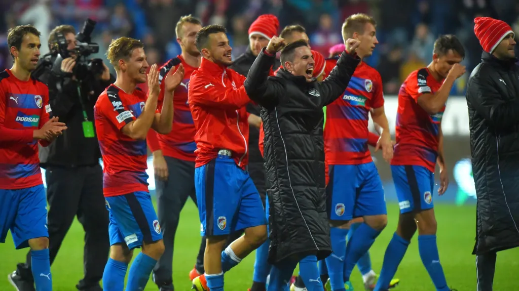 Slavící fotbalisté Plzně