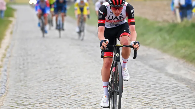 Tadej Pogačar na belgických kostkách