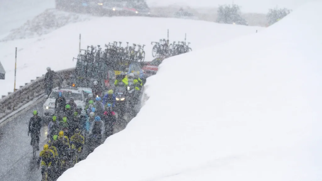 Giro d'Italia pod sněhem