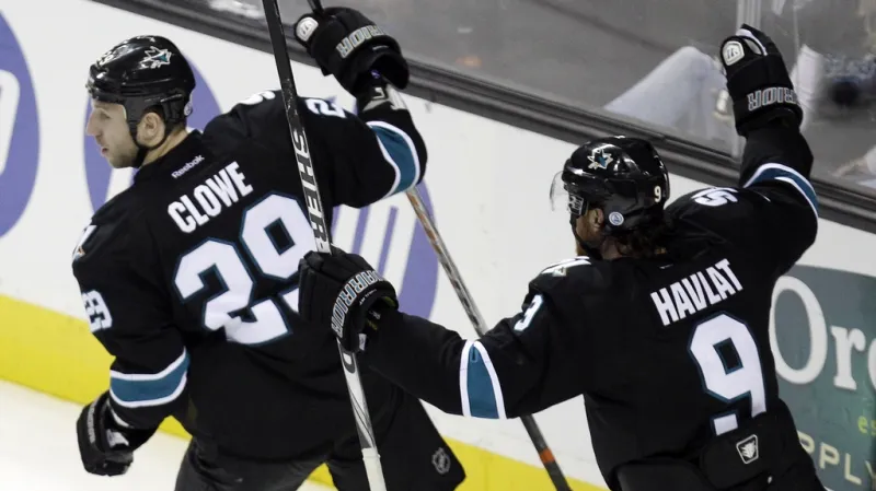 Martin Havlát se raduje z gólu San Jose