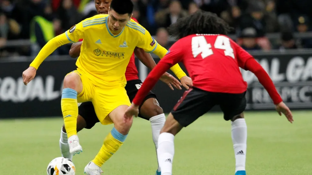 Bejsebekov z Aastany a Chong z Manchesteru United