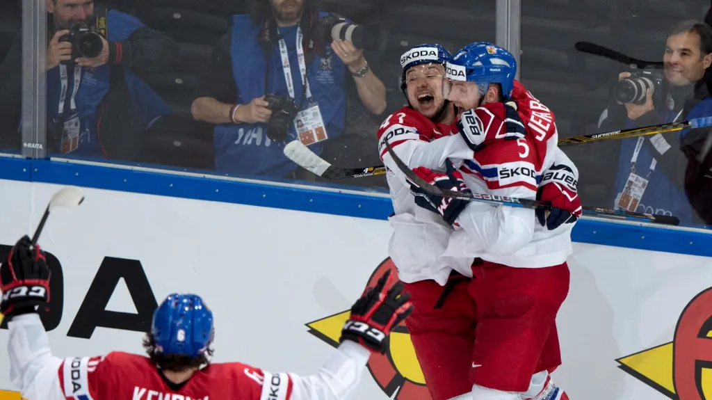 Jan Kovář se raduje z vyrovnávací branky proti Finsku