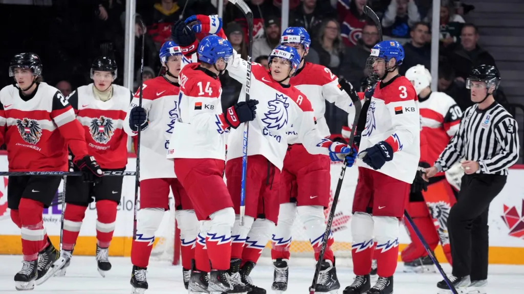 Radost českých juniorů po gólu Rakušanům