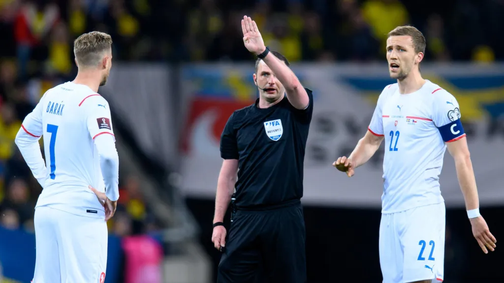 Antonín Barák a Tomáš Souček v utkání ve Švédsku