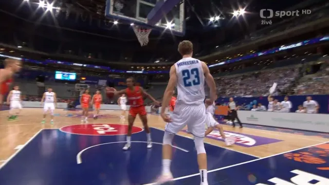 Efektní smeč Fina Markkanena