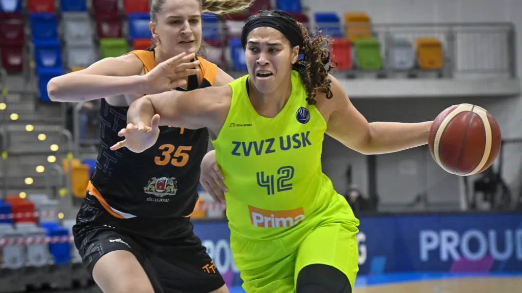 Brionna Jonesová z USK Praha v utkání proti Rize