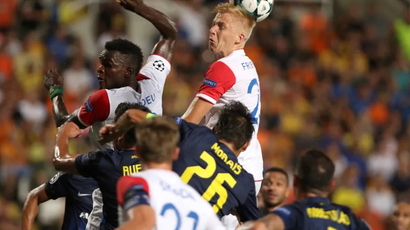 Sestřih utkání APOEL - Slavia Praha