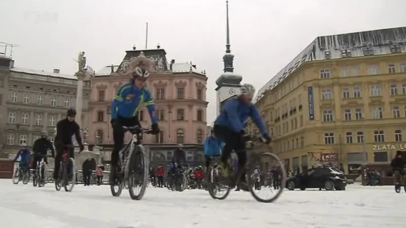 Cyklisté v Brně uspořádali novoroční projížďku