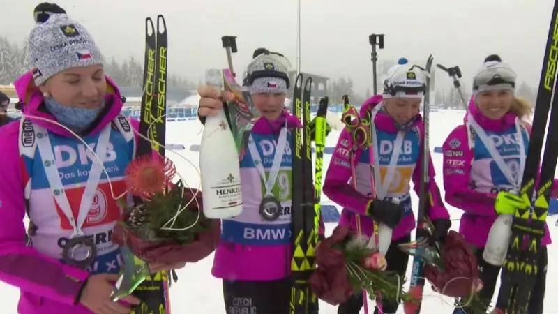 Česká štafeta biatlonistek hodnotí bronz z Oberhofu