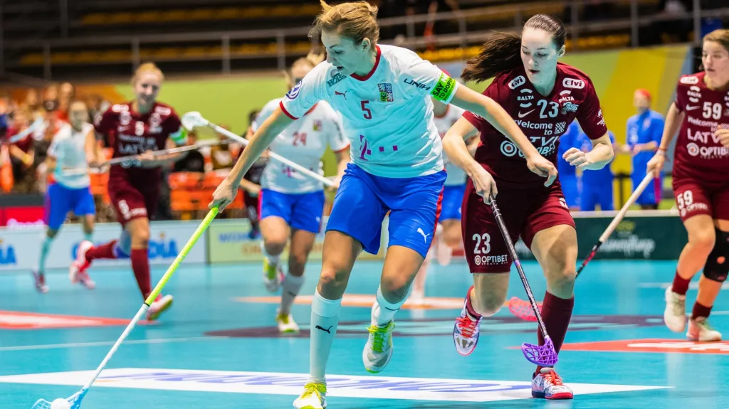 Eliška Krupnová v utkání s Lotyšskem