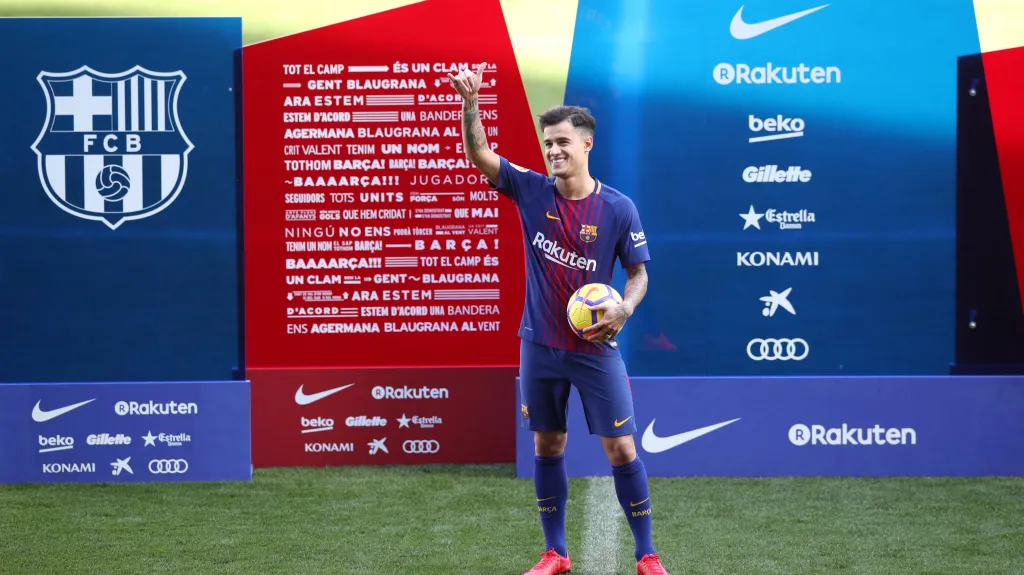 Coutinho v barcelonském dresu na Camp Nou