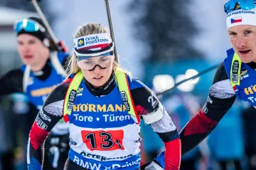 Ondřej Moravec předává štafetu Evě Puskarčíkové