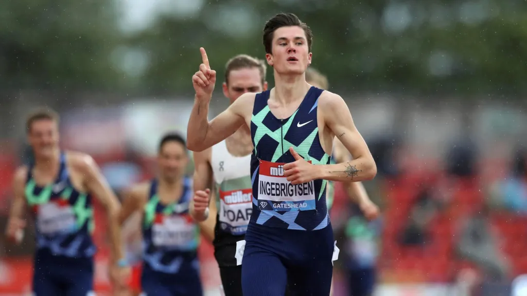 Jakob Ingebrigtsen vyhrál míli při prvním dílu Diamantové ligy
