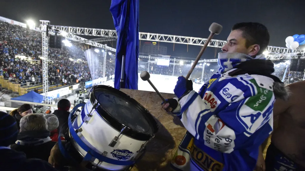 Hokej pod otevřeným nebem v Brně