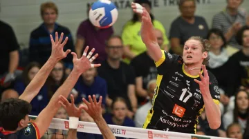 Volejbalisté Karlovarska jsou krok od titulu