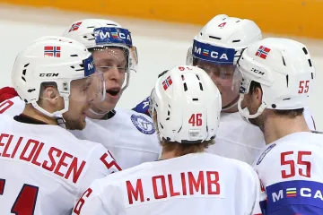 Norové slaví vítězství nad Lotyši