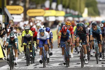 Finiš závěrečné etapy Tour de France 2023