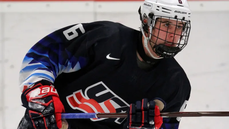 Americký talent a předpokládaná jednička draftu Jack Hughes